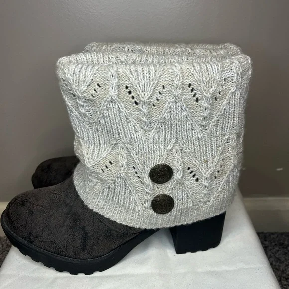 Muk Luks Knit Cuff Buttoned Ankle Boots in Cream and Black - Picture 2 of 7